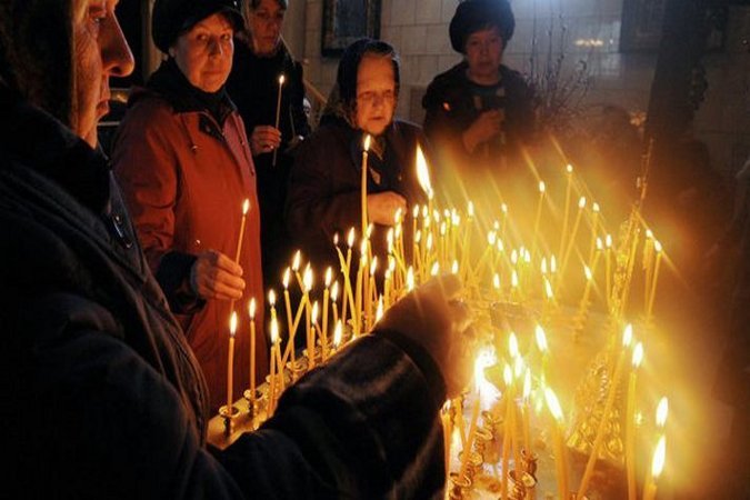 Страстная неделя. Какого числа страстная. Страстная пятница. Великая пятница открытки. Свеча мчс.