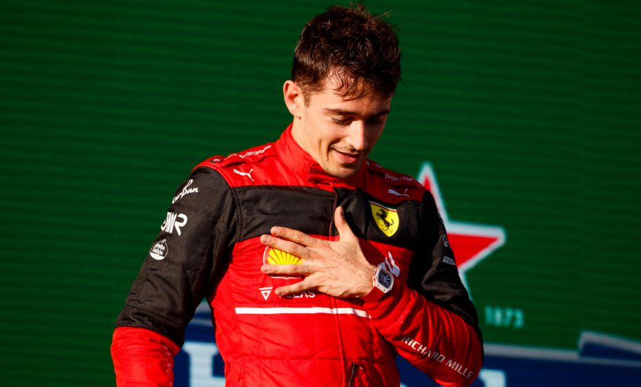 Пилот «Феррари» Леклер уверенно лидирует в общем зачете Кубка Конструкторов нового сезона. Фото: Global Look Press