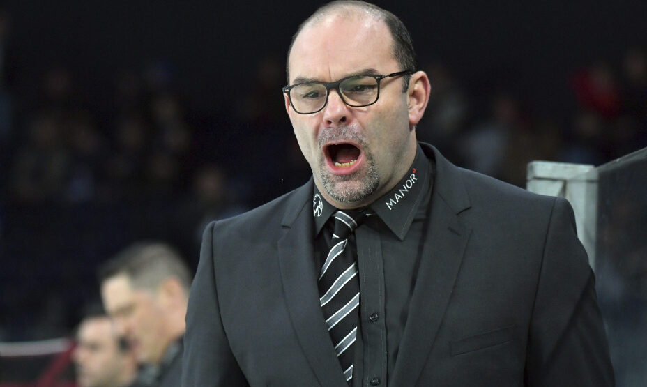 Крэйг Вудкрофт, хоккей