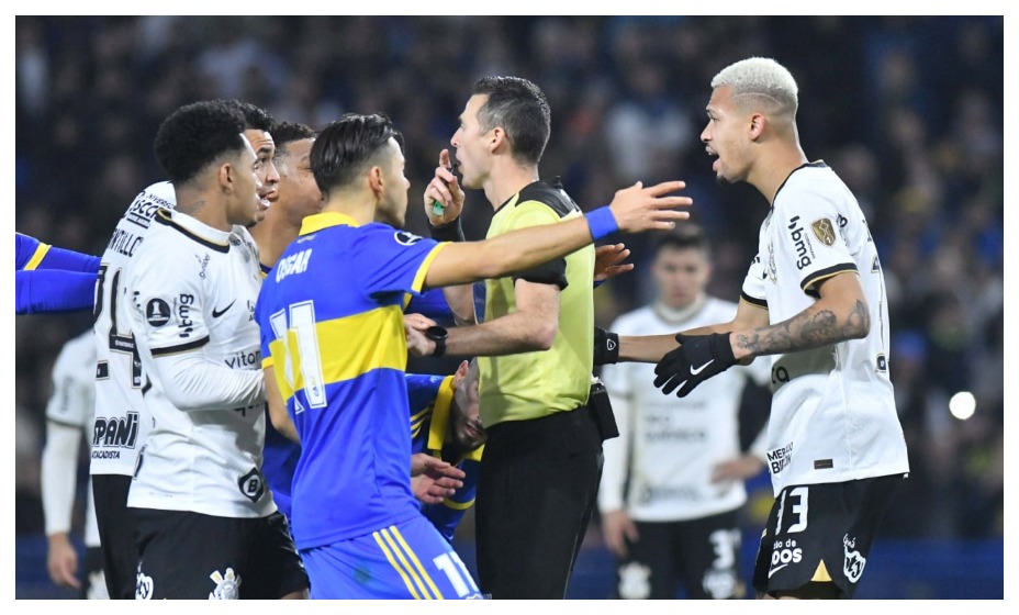 «Бока Хуниорс» не смог доиграть матч за Трофей чемпионов из-за пяти удаленных футболистов. Фото: Global Look Press