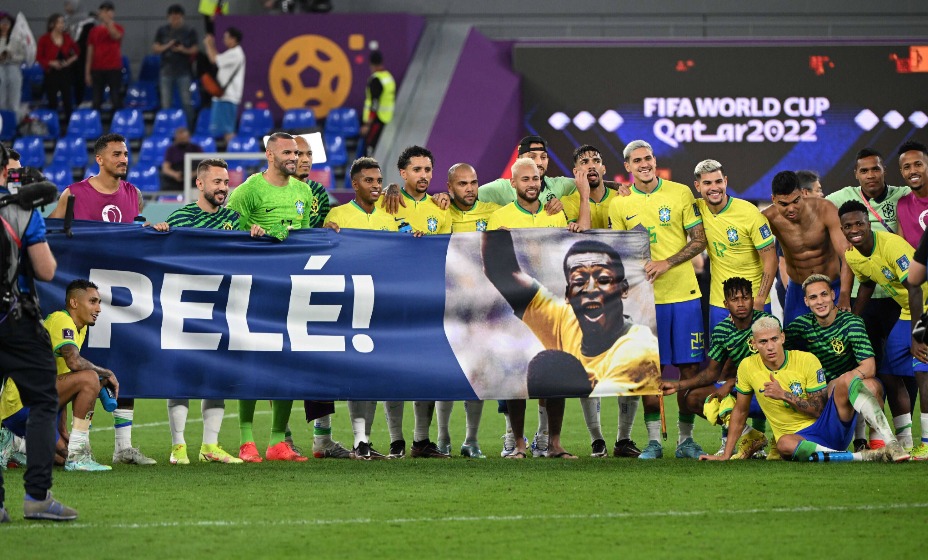 Футболисты сборной Бразилии поддержали Пеле.
Фото: Global Look Press