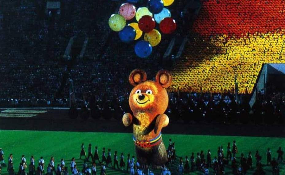 Песня «До свидания, наш ласковый Мишка», написанную Николаем Добронравовым и Александрой Пахмутовой, стала настоящим хитом. Фото: Соцсети