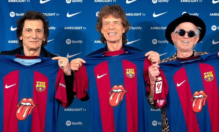 Музыканты Rolling Stones презентовали форму «Барселоны» на матч с «Реалом». Фото: ФК «Барселона»