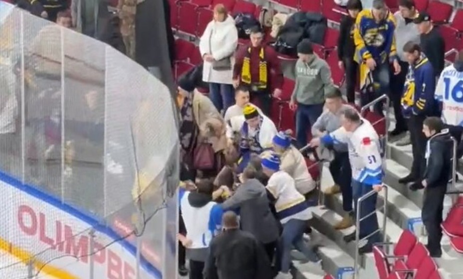 В Самаре на матче ВХЛ подрались фанаты. Фото: КП Самара