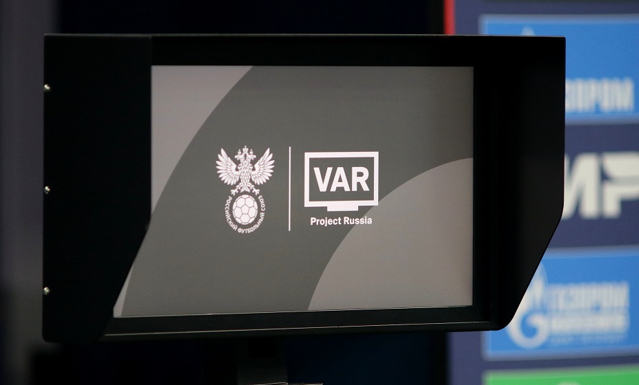 IFAB хочет изменить правила футбола и расширить полномочия VAR. Фото: Global Look Press