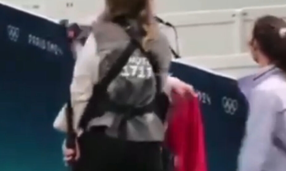 Журналистка толкнула теннисиста, фото снимок экрана