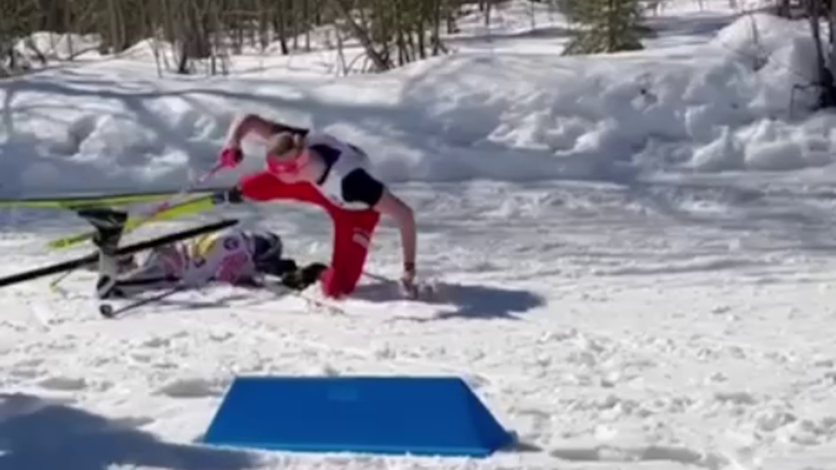 Скандал грянул на лыжной гонке. Фото: стоп-кадр видео