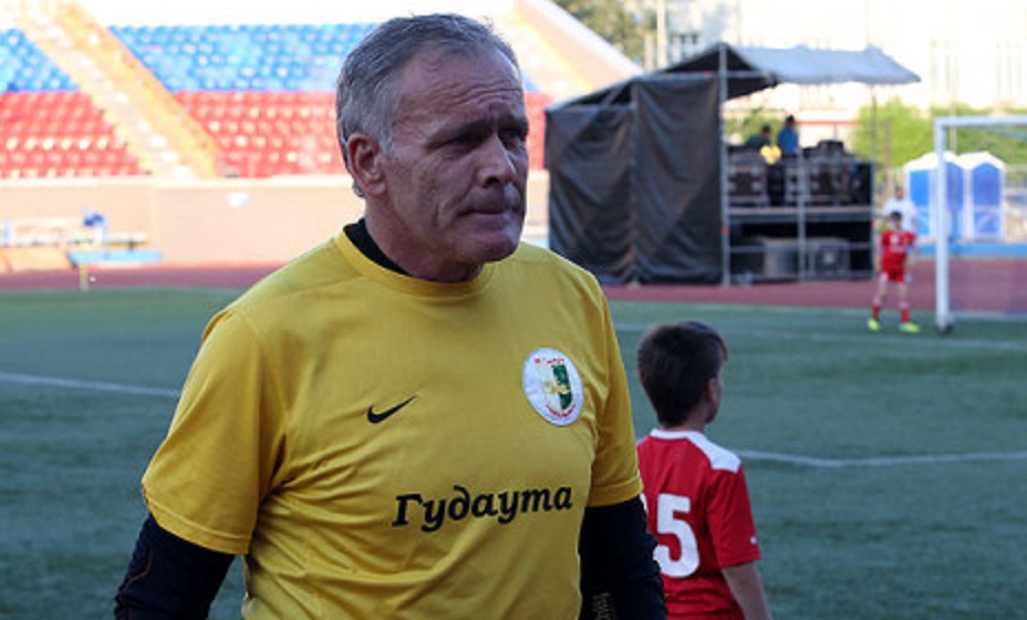 Тренер пнул судью и снял команду с чемпионата Новосибирска по футболу. Фото: Федерация футбола Новосибирска