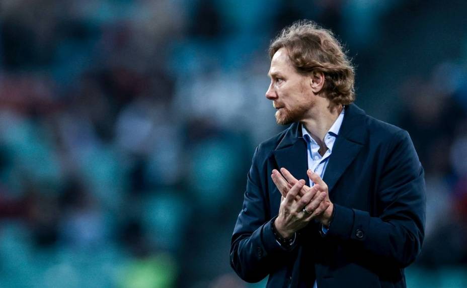 Валерий Карпин покинул пост главного тренера 