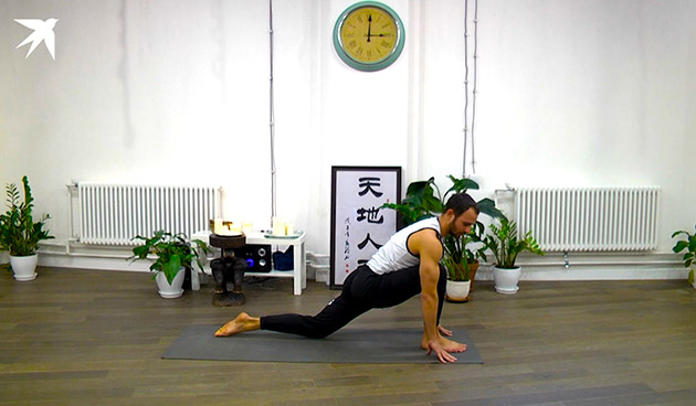 Cурья Намаскар в йоге для начинающих