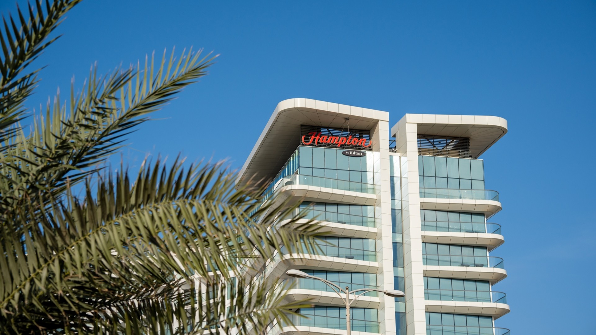 Отель Hampton by Hilton Marjan Island, Рас-эль-Хайма.