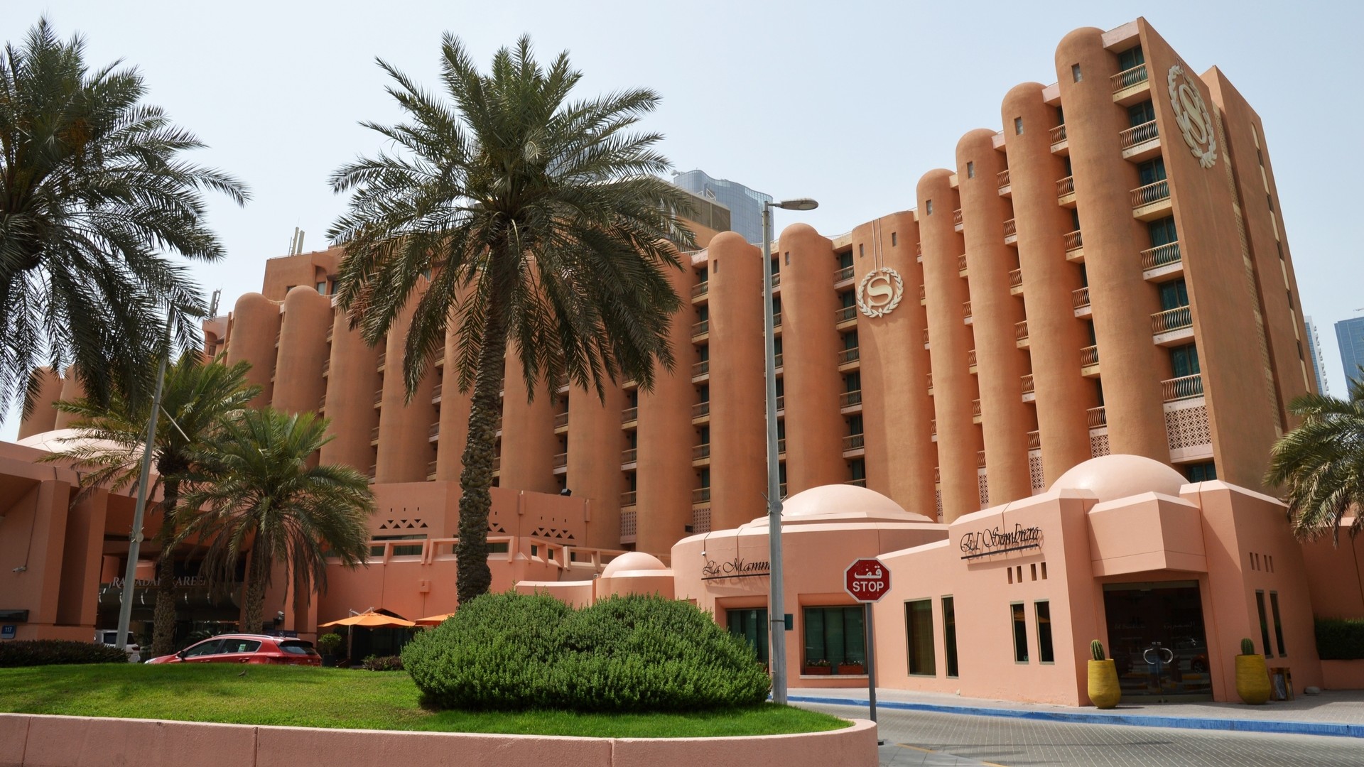 Отель Sheraton Abu Dhabi Hotel & Resort.