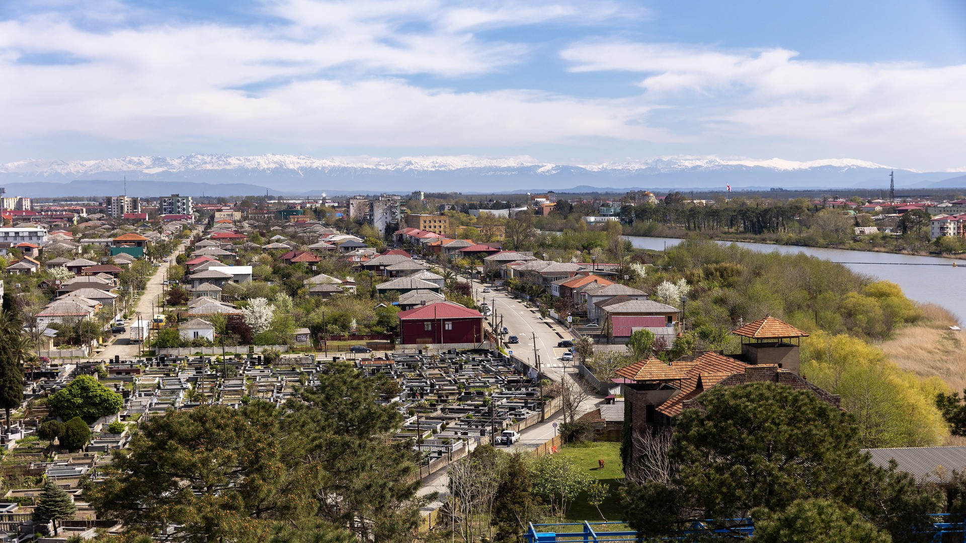 Вид на город Поти, Грузия.