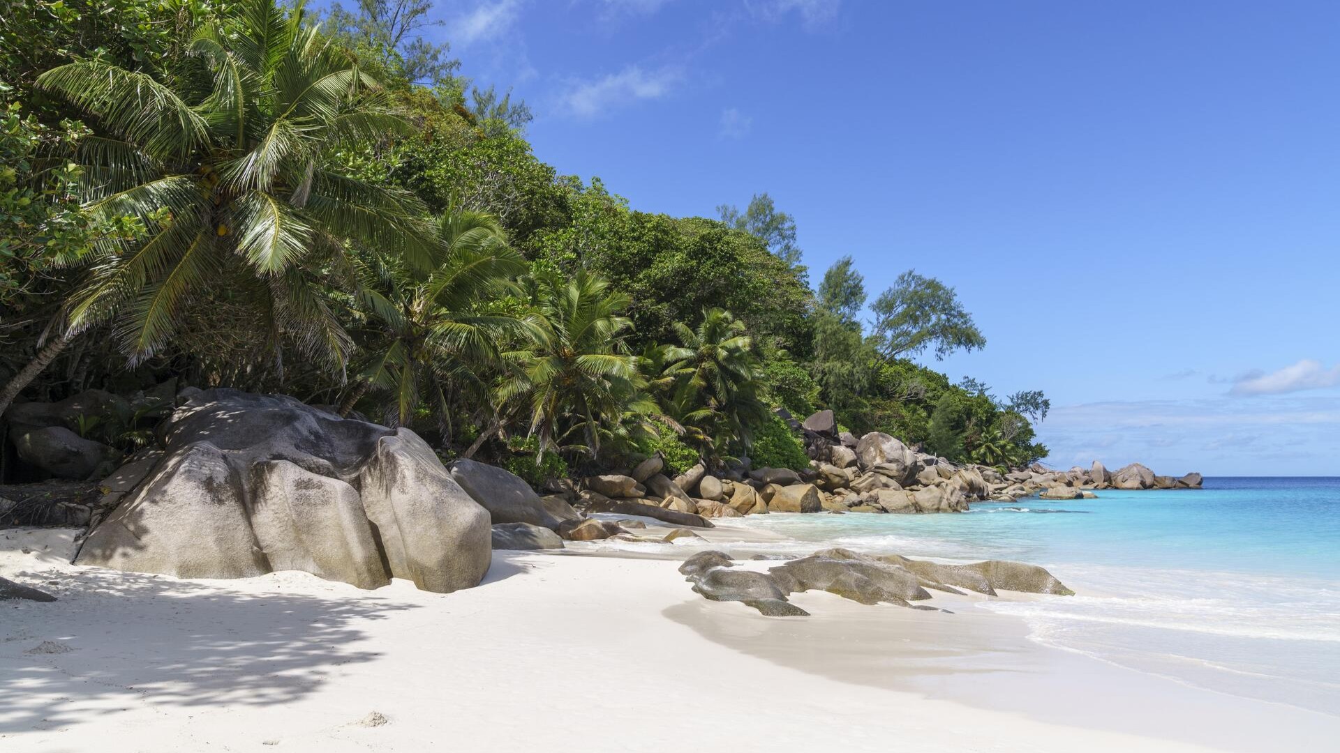 Песчаный пляж Анс-Жоржетт, Праслен, Сейшельские острова.