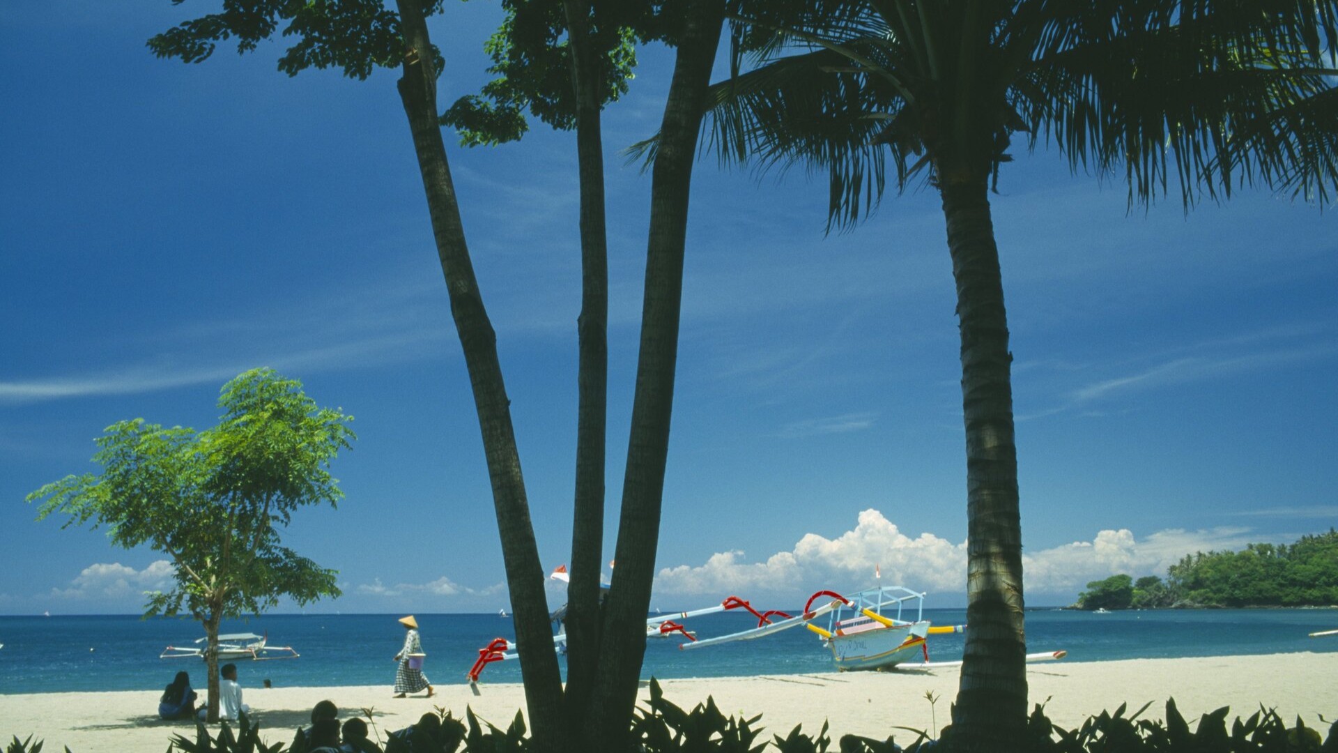 Пляж Сенггиги на острове Ломбок, Индонезия.