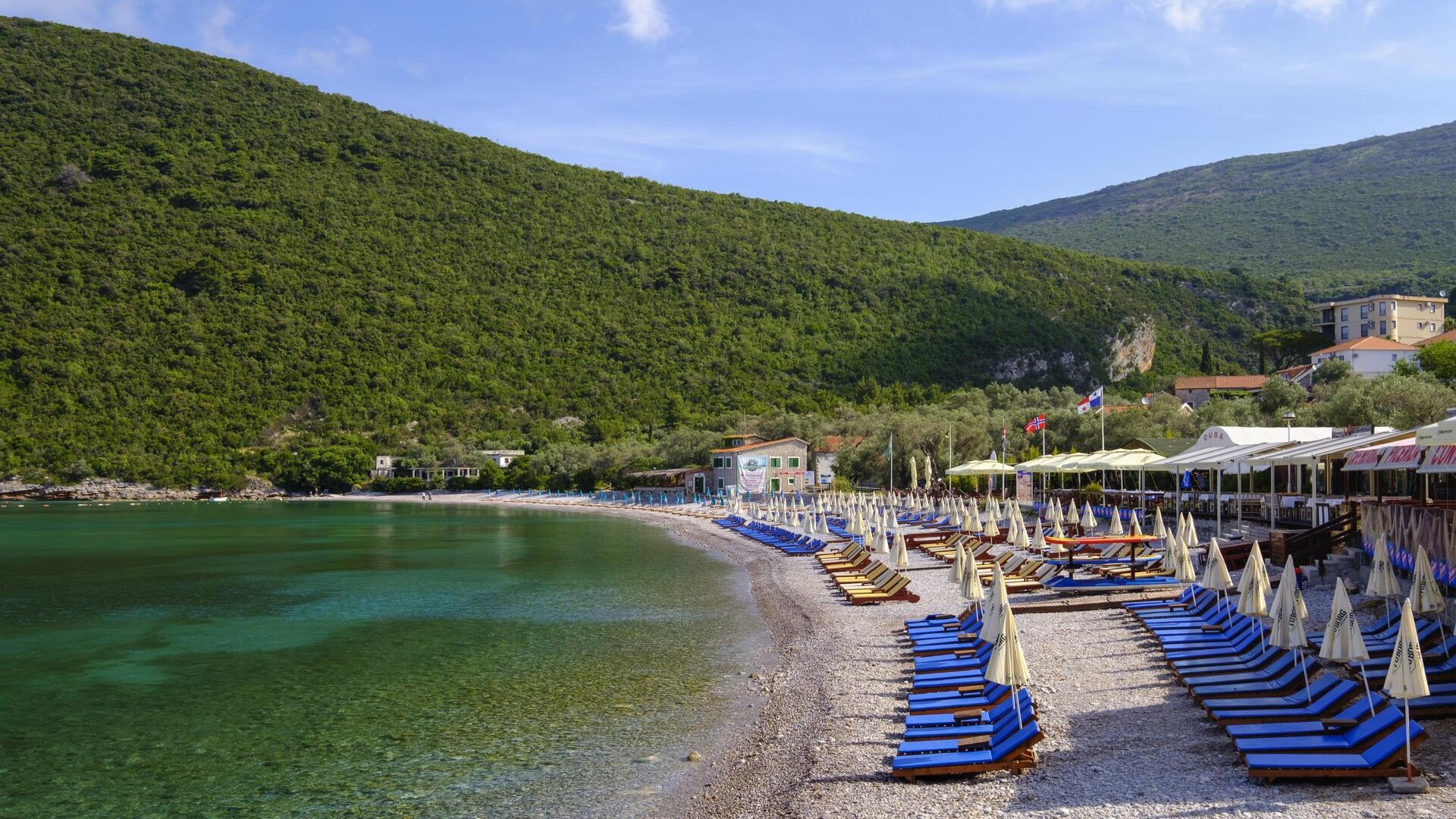 Пляж Жаница, недалеко от Херцег-Нови.