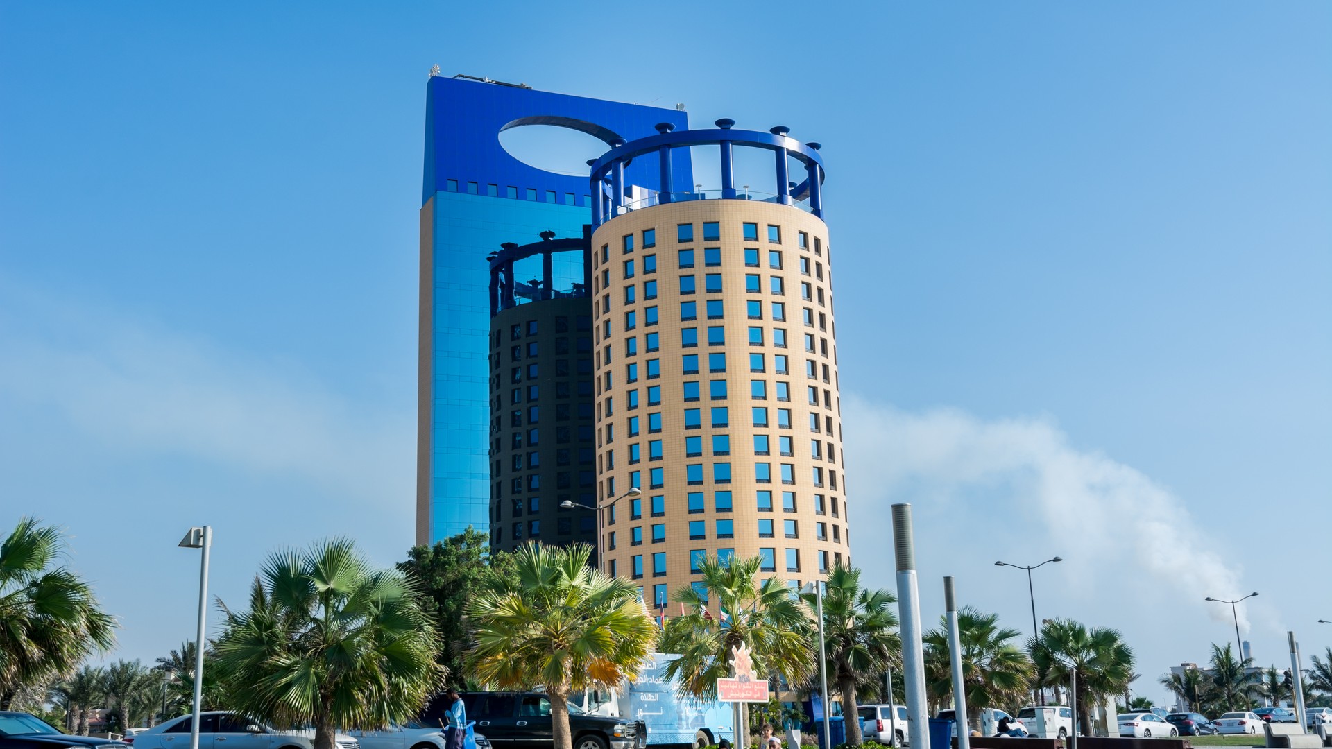 Rosewood Jeddah Hotel, расположенный на набережной Корниш.